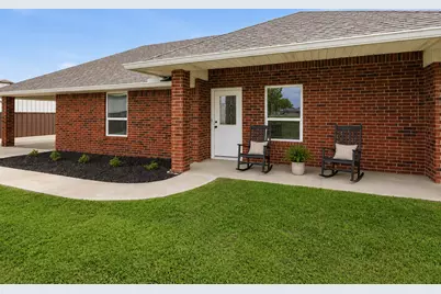 636 E Eubank Street, Mabank, TX 75147 - Photo 1