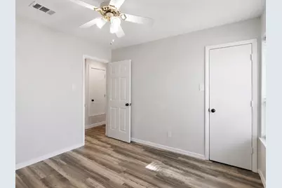 636 E Eubank Street, Mabank, TX 75147 - Photo 17