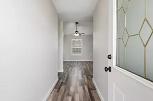 636 E Eubank St, Mabank, TX 75147 - Photo 3