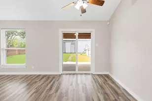 636 E Eubank St, Mabank, TX 75147 - Photo 5