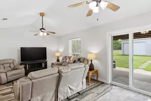 636 E Eubank St, Mabank, TX 75147 - Photo 13