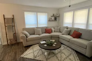 907 N Magnolia Ave, Hubbard, TX 76648 - Photo 3