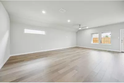 913 Bel Mares Street, Fort Worth, TX 76052 - Photo 9