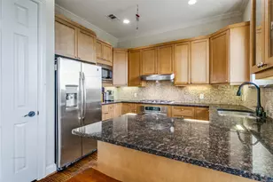 1132 Hemingway Ln, Irving, TX 75063 - Photo 5