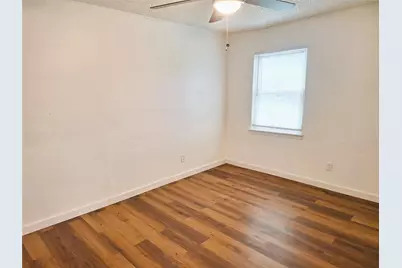 111 E Rogers Street, Arlington, TX 76011 - Photo 7