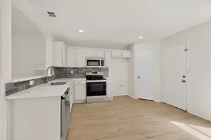 9708 Calle Del Oro Ln, Dallas, TX 75217 - Photo 9