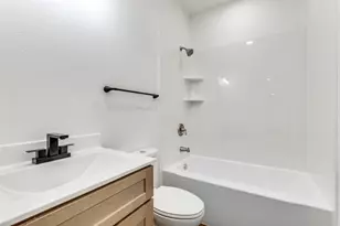 4000 Tahoe Ct, Granbury, TX 76048 - Photo 9