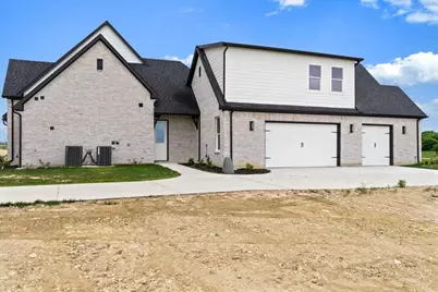 711 Hummingbird Lane, Justin, TX 76247 - Photo 33