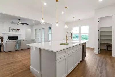 711 Hummingbird Lane, Justin, TX 76247 - Photo 11