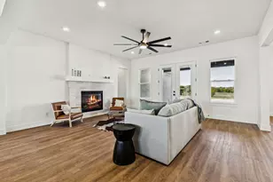 711 Hummingbird Ln, Justin, TX 76247 - Photo 5