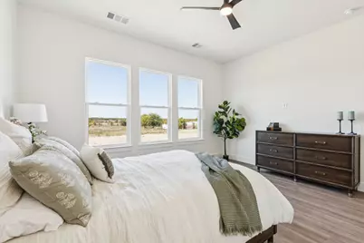 711 Hummingbird Lane, Justin, TX 76247 - Photo 17