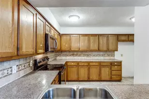 2414 Cordoba Dr, Carrollton, TX 75006 - Photo 5