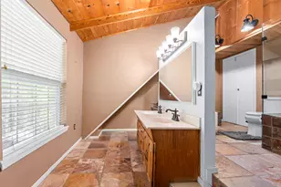 1504 Maple St, Irving, TX 75060 - Photo 19