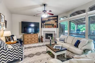 6811 Shore Breeze Ct, Arlington, TX 76016 - Photo 5