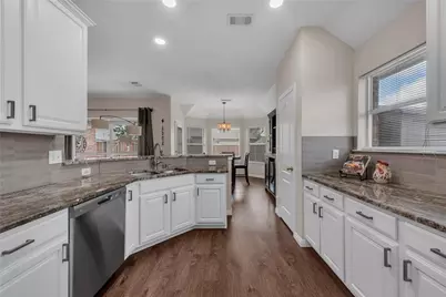 10109 Bent Tree Drive, Rowlett, TX 75089 - Photo 5