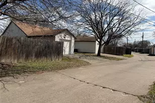 3042 Navarro Ln, Grand Prairie, TX 75052 - Photo 17