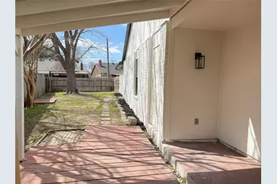 3042 Navarro Lane, Grand Prairie, TX 75052 - Photo 13