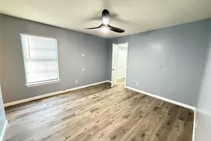 3042 Navarro Ln, Grand Prairie, TX 75052 - Photo 11