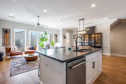 1262 N Prairie Avenue, Dallas, TX 75204 - Photo 3