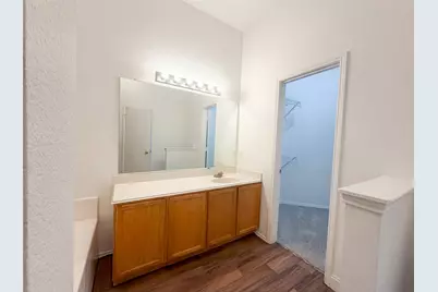 2563 Taos Drive, Grand Prairie, TX 75051 - Photo 17