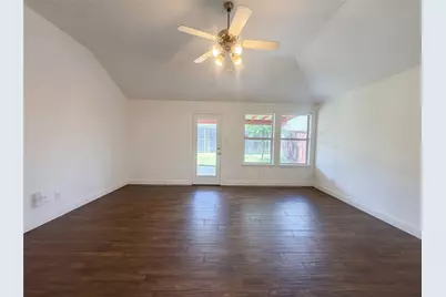 2563 Taos Drive, Grand Prairie, TX 75051 - Photo 7