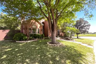 2400 Creekview Dr, Plano, TX 75093 - Photo 17