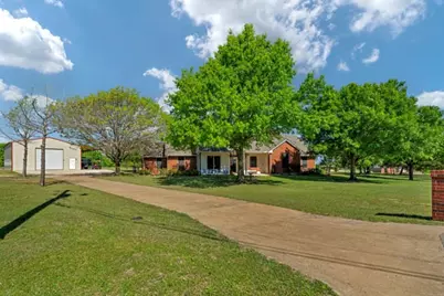 1411 Honeysuckle Ridge Court, Midlothian, TX 76065 - Photo 3
