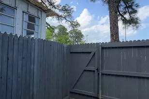 404 Hollyhill Ln Ln, Denton, TX 76205 - Photo 17