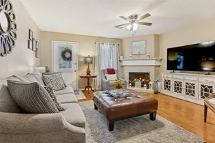 22 Abbey Rd, Euless, TX 76039 - Photo 5