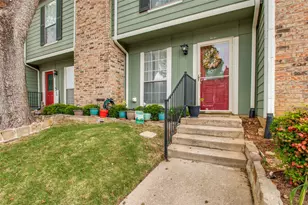 22 Abbey Rd, Euless, TX 76039 - Photo 3