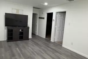 306 Broadmoor, Arlington, TX 76010 - Photo 5