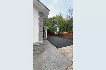 306 Broadmoor #A, Arlington, TX 76010 - Photo 3