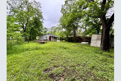 1315 Strickland Street, Bellmead, TX 76705 - Photo 9