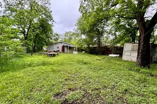 1315 Strickland St, Bellmead, TX 76705 - Photo 9