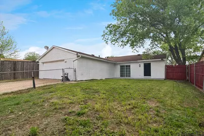 7426 Cloverglen Drive, Dallas, TX 75249 - Photo 3