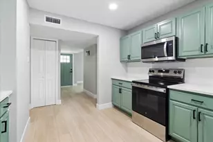 7426 Cloverglen Dr, Dallas, TX 75249 - Photo 13