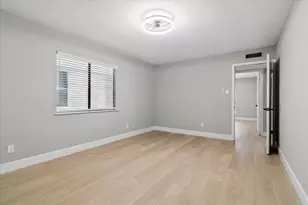 7426 Cloverglen Dr, Dallas, TX 75249 - Photo 19