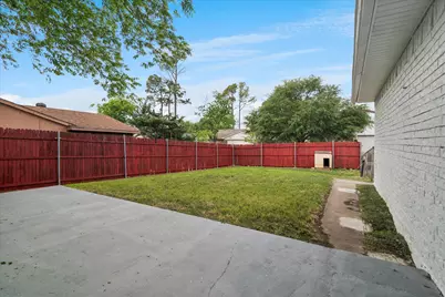 7426 Cloverglen Drive, Dallas, TX 75249 - Photo 5