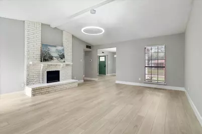 7426 Cloverglen Drive, Dallas, TX 75249 - Photo 9