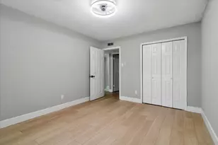 7426 Cloverglen Dr, Dallas, TX 75249 - Photo 23