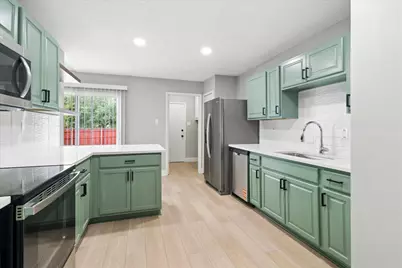 7426 Cloverglen Drive, Dallas, TX 75249 - Photo 13