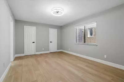 7426 Cloverglen Drive, Dallas, TX 75249 - Photo 17