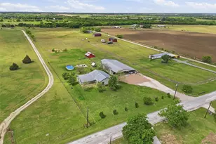 10208 County Rd 418, Grandview, TX 76050 - Photo 33