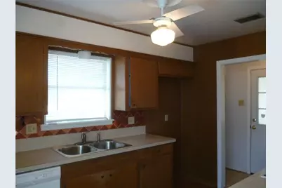 1121 Patricia Drive, Sherman, TX 75090 - Photo 7