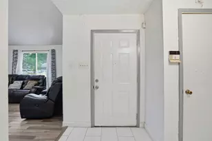 2917 Brookcrest Dr, Garland, TX 75040 - Photo 9