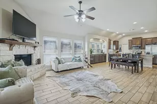 516 Lakeview Dr, Alvarado, TX 76009 - Photo 5