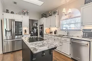 1200 Hillary Ln, Arlington, TX 76012 - Photo 15