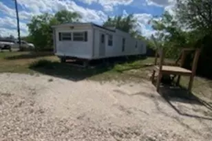 105 Concho St, Tye, TX 79563 - Photo 3