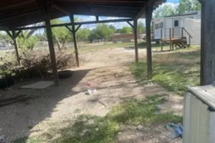 105 Concho St, Tye, TX 79563 - Photo 5