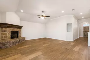 3210 Main St, Granbury, TX 76049 - Photo 3